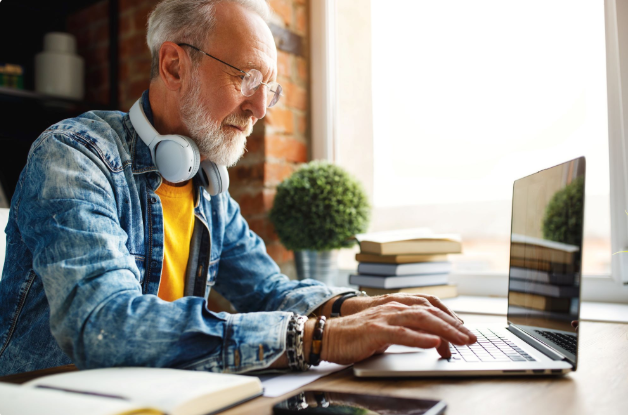 Retired Person working online from home in Affiliiate Marketing
